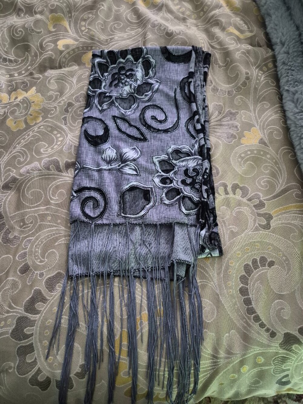 VTG Grey Black Floral Burnout Scarf Metallic Silver Thread Fringe Wrap 18"x65"